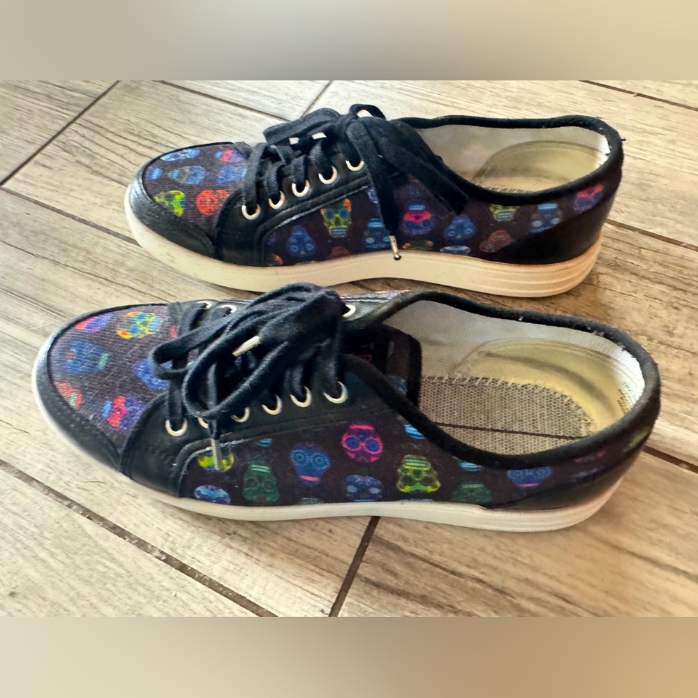 Sugar Skull Sneakers Traq by Alegria Comes with One Pair New Inserts